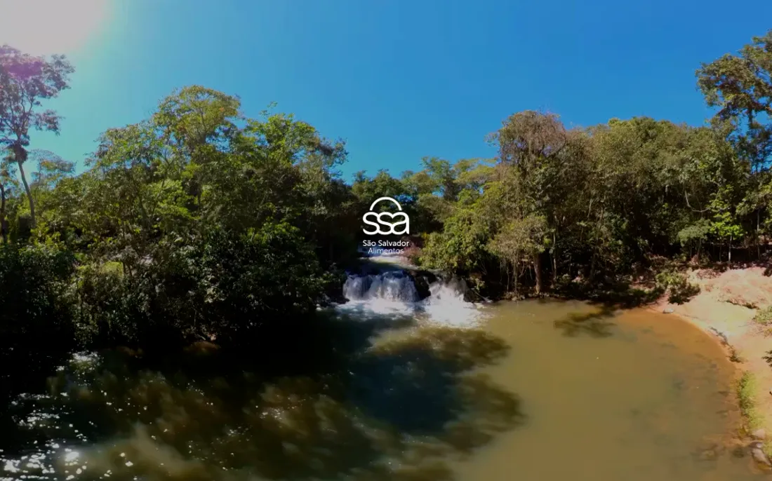 Cachoeira em área de preservação