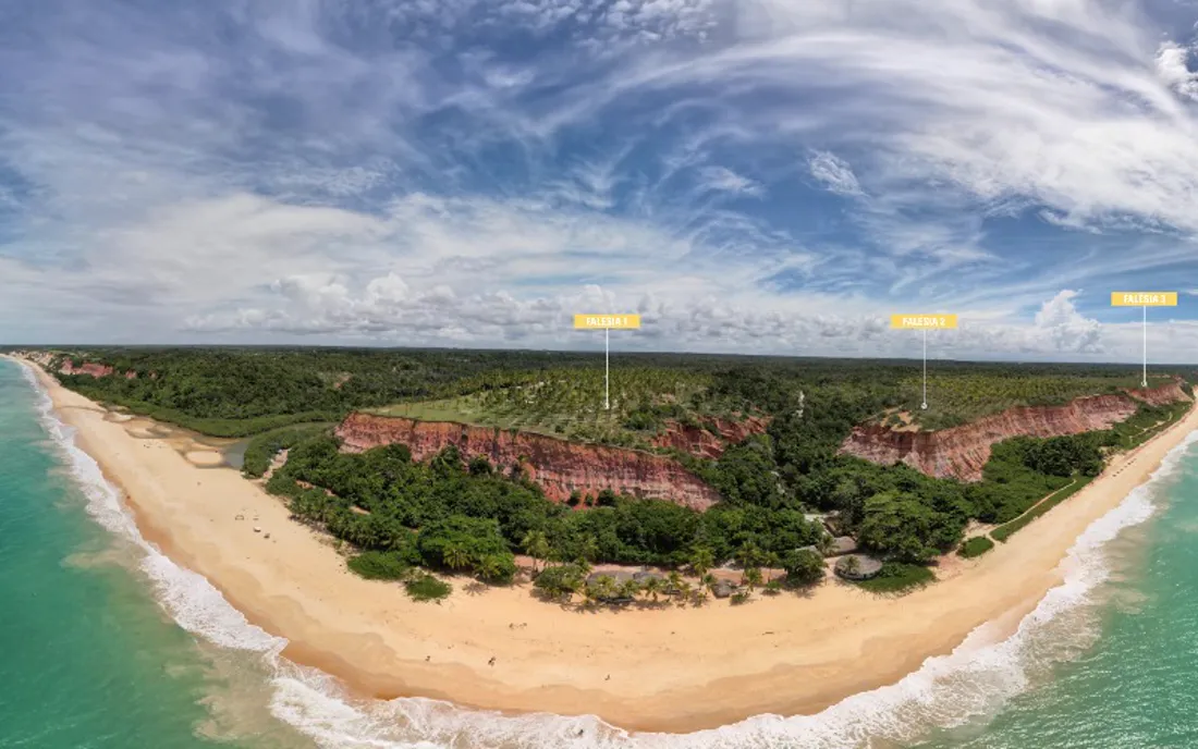 Falésias e praia de Trancoso vistas do alto